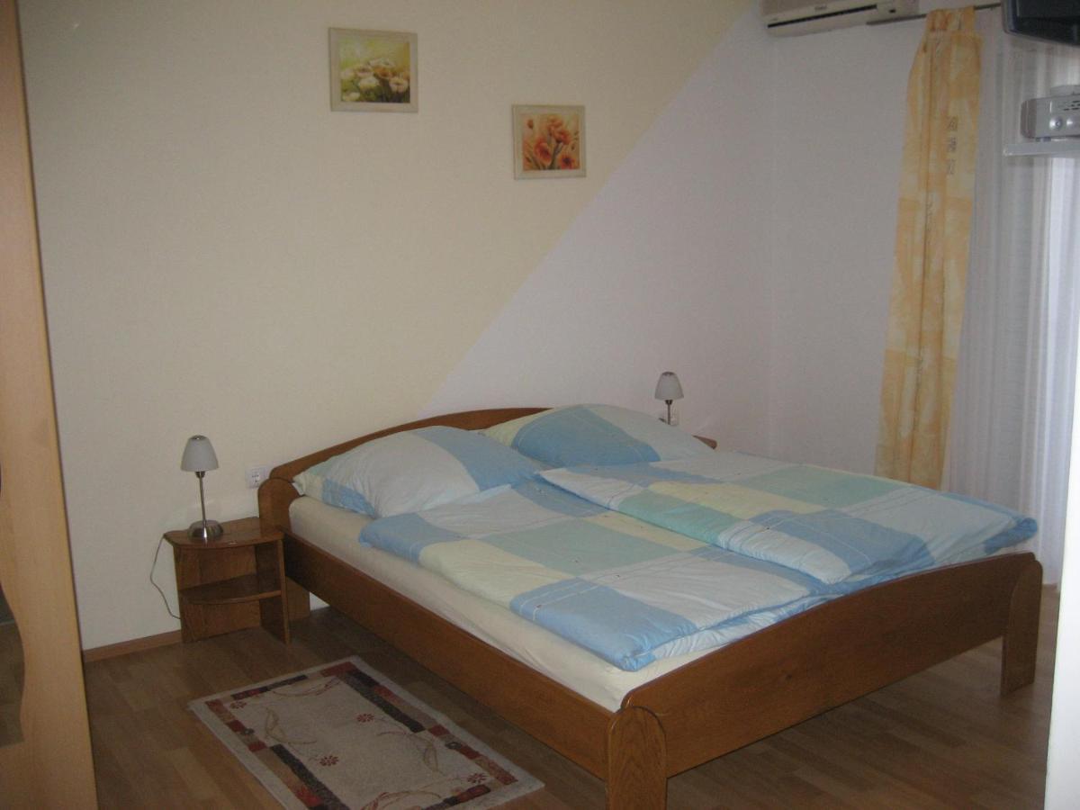 Villa „Drei Palmen“ Sveti Filip i Jakov Extérieur photo
