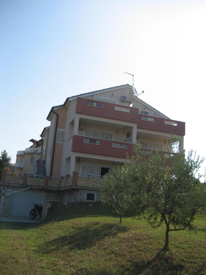 Villa „Drei Palmen“ Sveti Filip i Jakov Extérieur photo