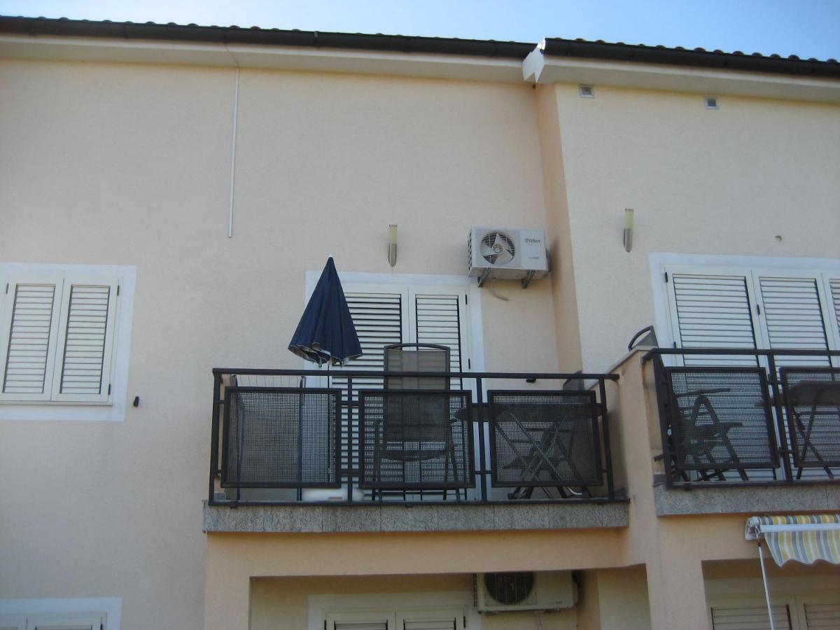 Villa „Drei Palmen“ Sveti Filip i Jakov Extérieur photo