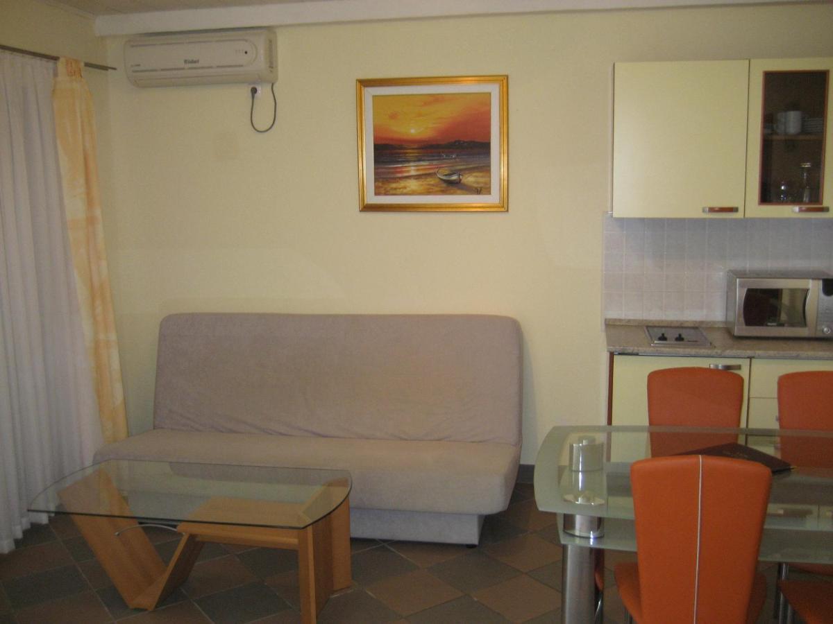 Villa „Drei Palmen“ Sveti Filip i Jakov Extérieur photo