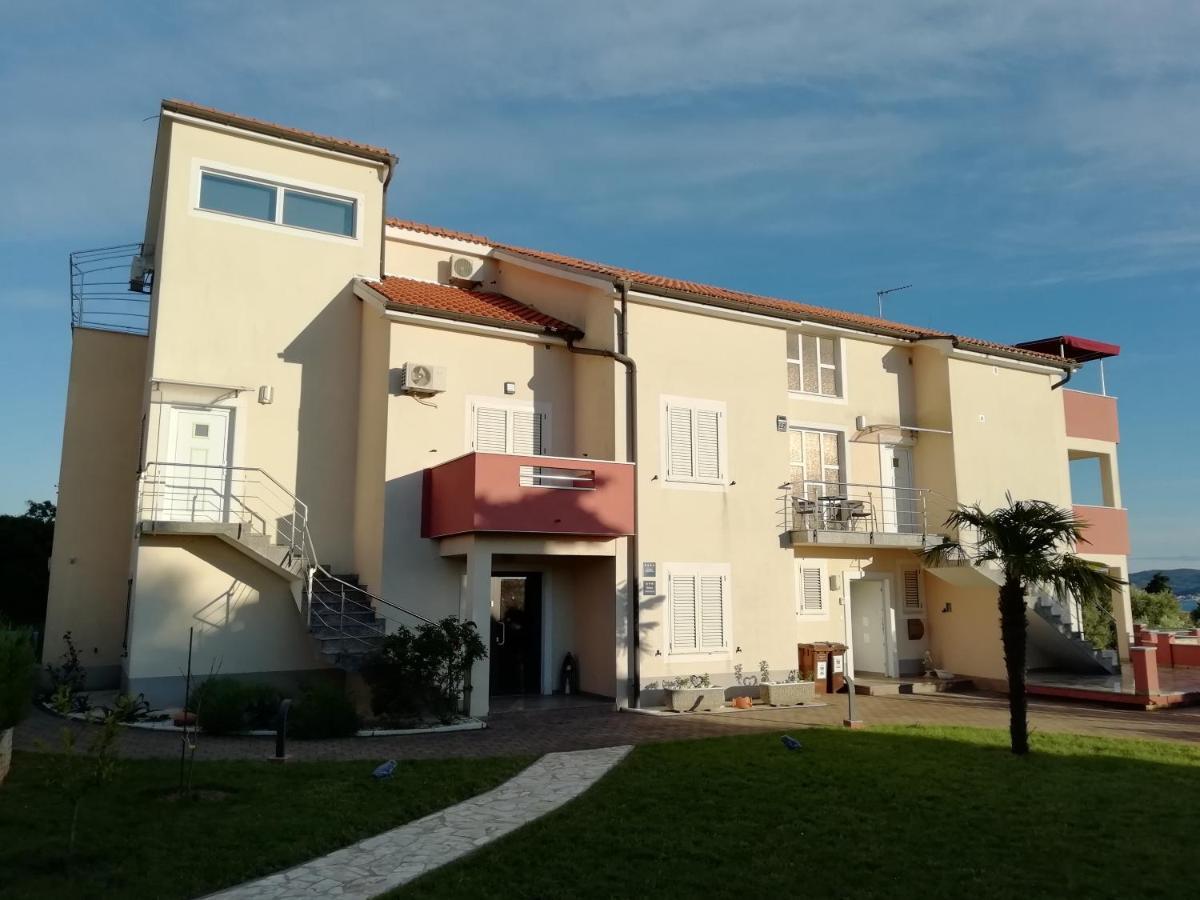 Villa „Drei Palmen“ Sveti Filip i Jakov Extérieur photo
