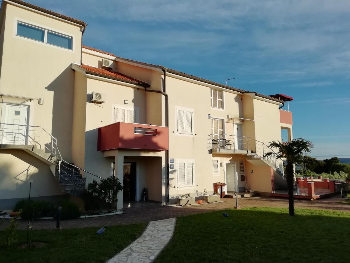Villa „Drei Palmen“ Sveti Filip i Jakov Extérieur photo
