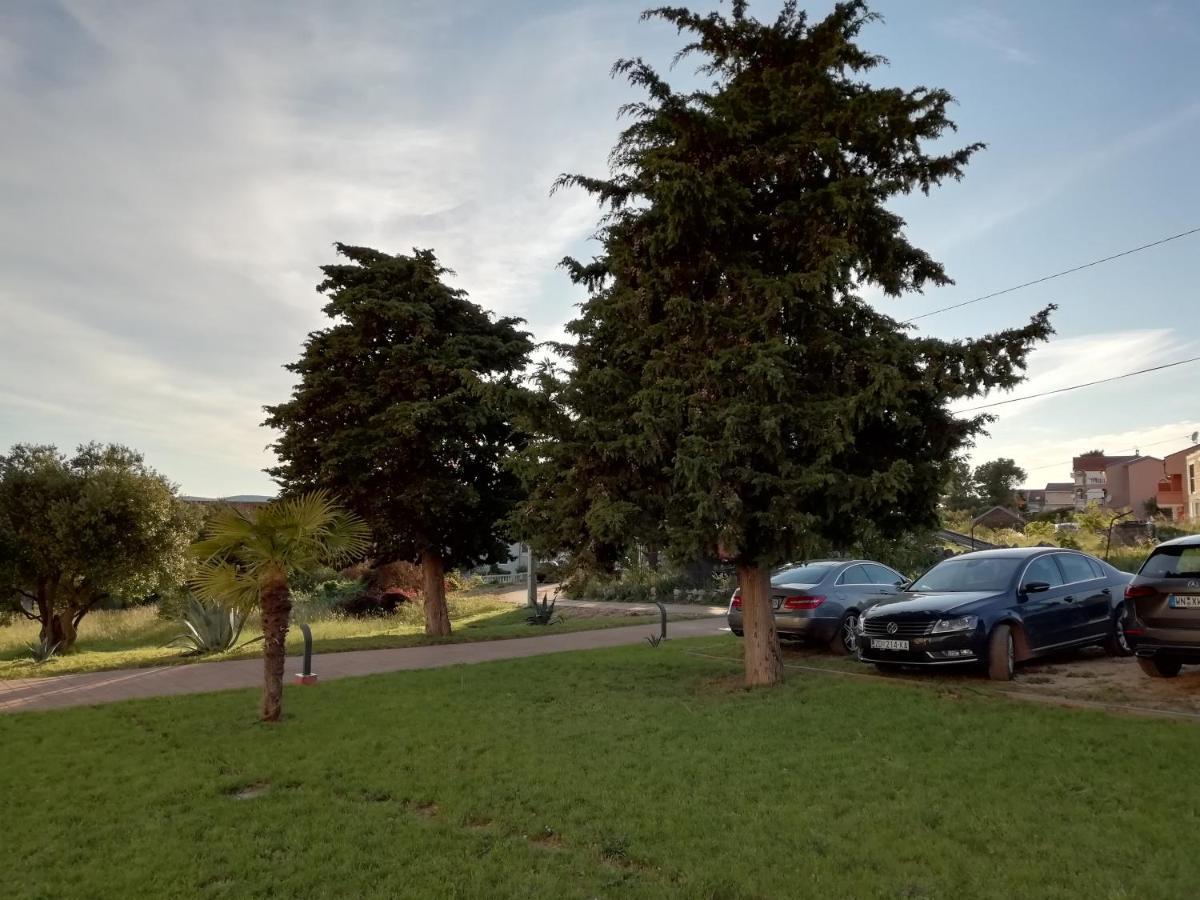 Villa „Drei Palmen“ Sveti Filip i Jakov Extérieur photo
